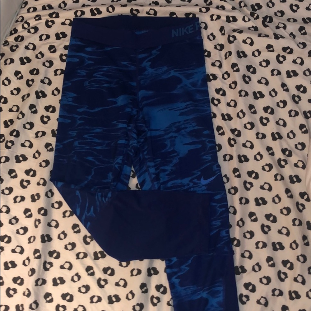 Nike pro Capri workout pants